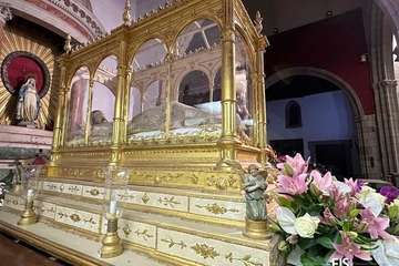  Los pasos de la procesión del Viernes Santo, listos ya en la Basílica de Telde/TA.